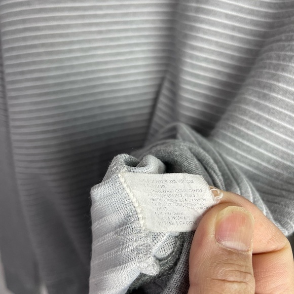 Club Monaco Striped Crewneck Sweater size L - Picture 3 of 4